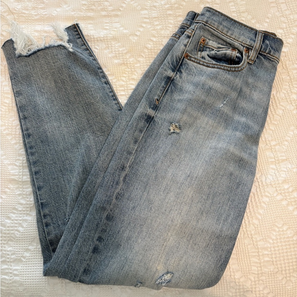 DAZE Straight Leg Distressed Women's Jeans